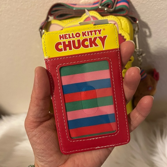 Universal Studios Hello Kitty Chucky Crossbody Bag & Hello Kitty Cardholder - Picture 5 of 10